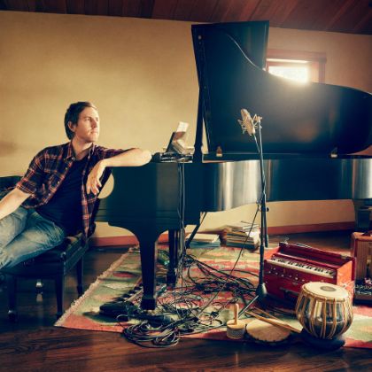 https://www.steinway.com/news/features/owners/jesse-carmichael